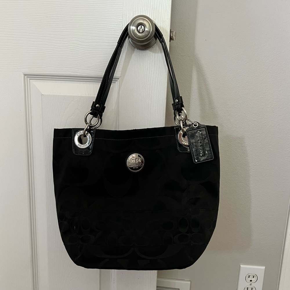 Like New! COACH Shoulder Bag